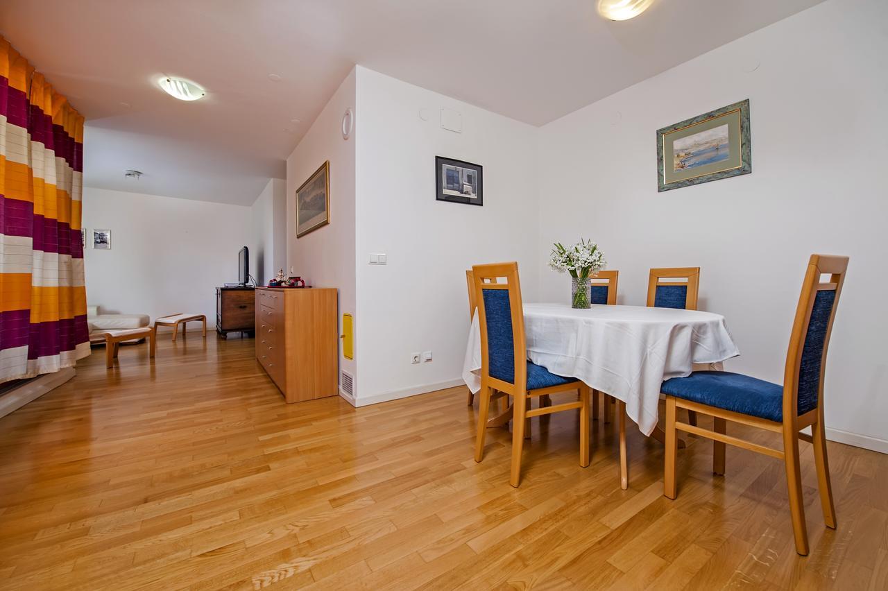 Apartment Campanile Ровин Екстериор снимка