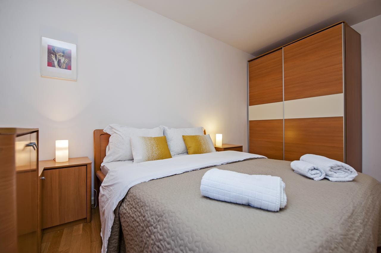 Apartment Campanile Ровин Екстериор снимка