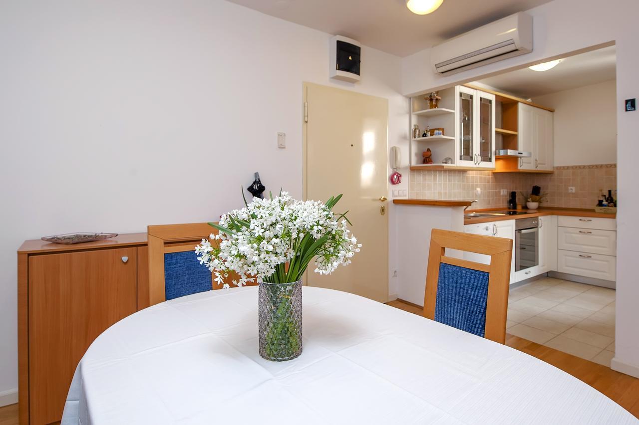 Apartment Campanile Ровин Екстериор снимка